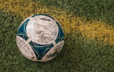 ليفربول وريال مدريد اليوممواجهة أسطورية في كرة القدم